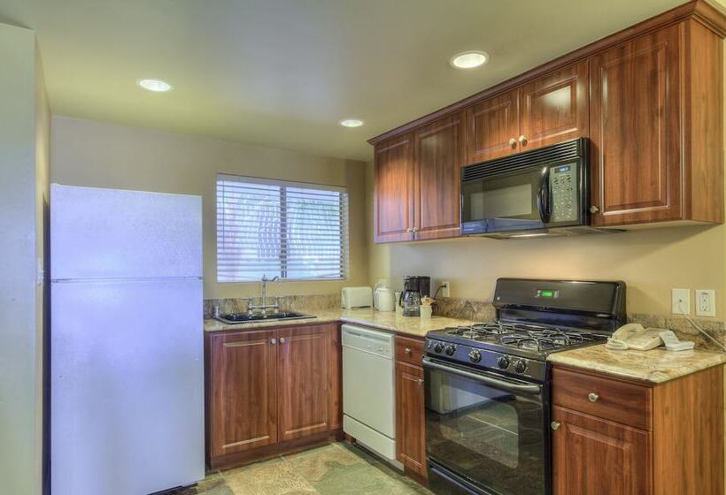 Люкс Deluxe 2 Спальни, Oceanside Marina Suites  A Waterfront