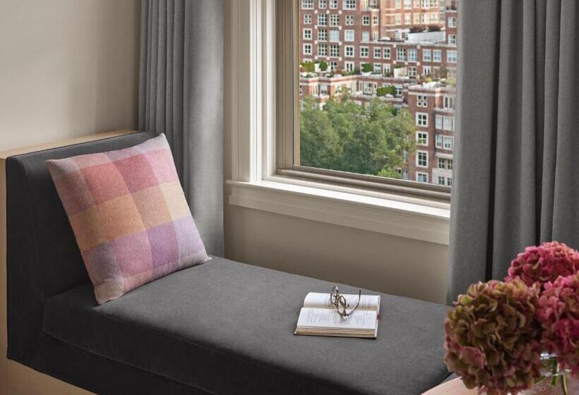 장애인을 위한 킹사이즈 침대 스탠다드 룸, The Newbury Boston