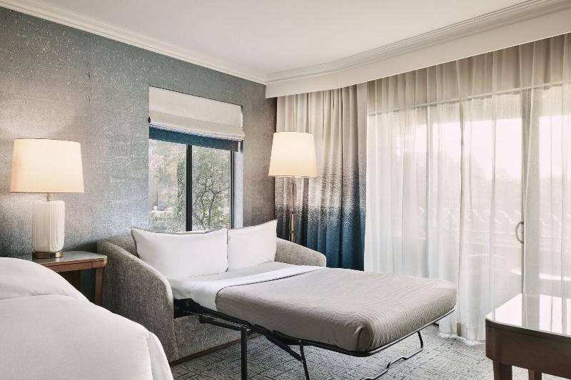 חדר דלוקס נוף בריכה, The Westin La Paloma Resort & Spa