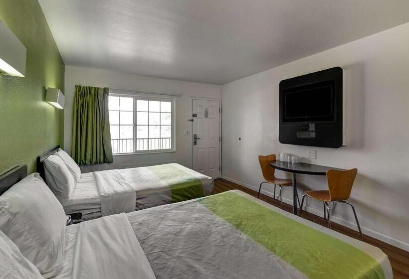 Четырехместный Номер Deluxe, Motel 6visalia, Ca