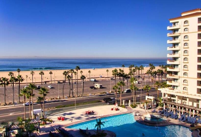 스위트, The Waterfront Beach Resort, A Hilton