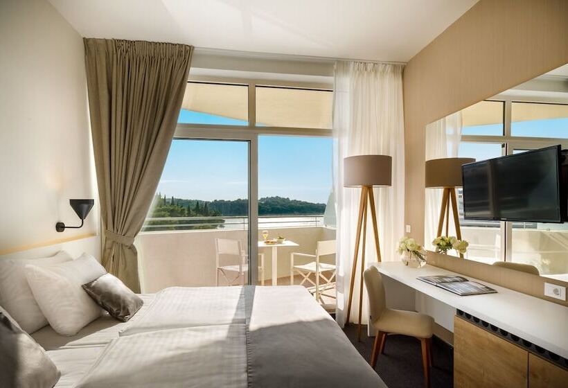 اتاق استاندارد با چشم‌انداز پارک, Remisens Hotel Albatros All Inclusive