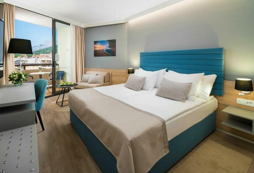Quarto Superior Vista Mar Lateral, Valamar Meteor
