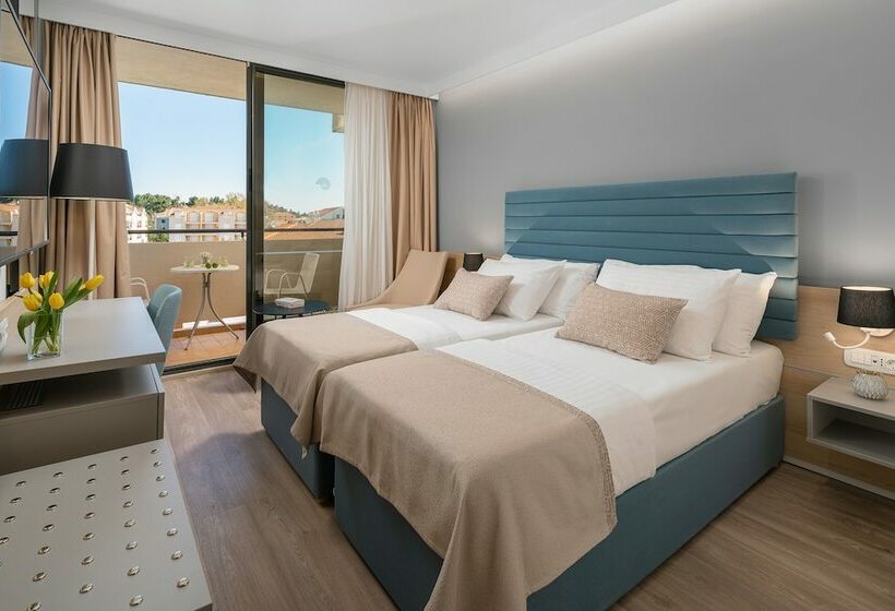 Quarto Superior Vista Mar Lateral, Valamar Meteor