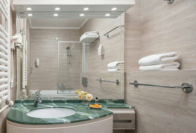 Семейный Номер Боковой Вид на Море, Valamar Meteor