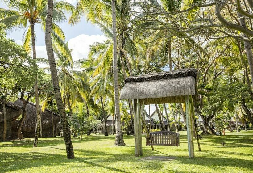 بانگلوی ممتاز, La Pirogue Mauritius