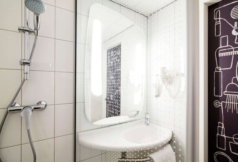 Superior Room, Ibis Schiphol Amsterdam Airport