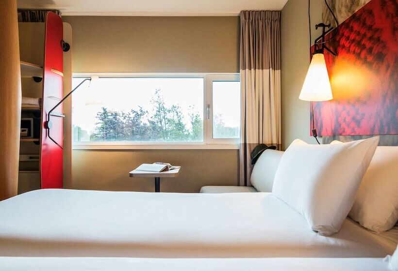 Superior Room, Ibis Schiphol Amsterdam Airport