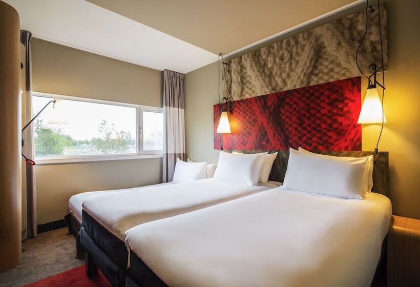Superior Room, Ibis Schiphol Amsterdam Airport