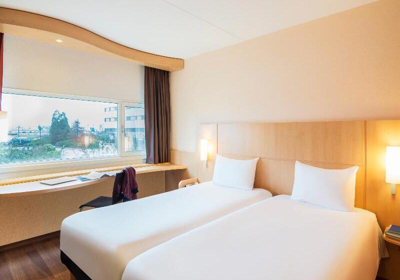 Standard Room, Ibis Schiphol Amsterdam Airport