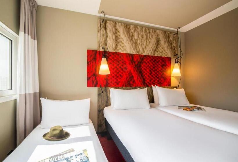Superior Room, Ibis Schiphol Amsterdam Airport