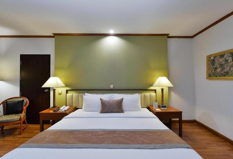 اتاق سوپریور با تخت بزرگ, Arawana Regency Park Sukhumvit