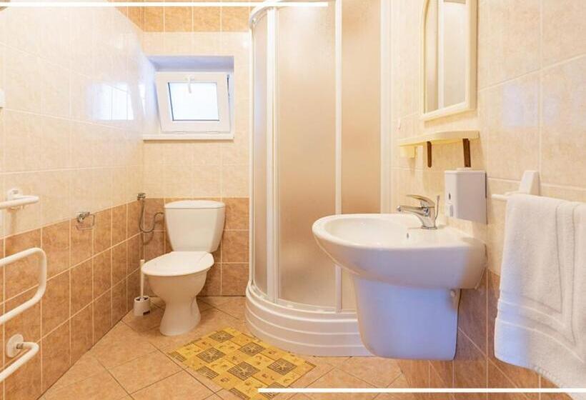 اتاق استاندارد سه نفره, Depandance Hotelu Kamzík