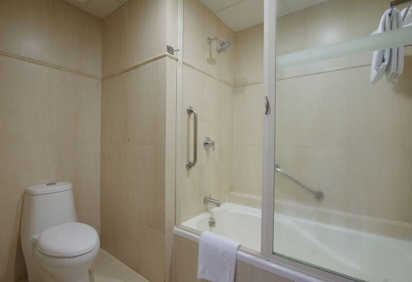 Номер Стандарт 2 Двуспальные Кровати, Crowne Plaza Hotel Mexico City North Tlalnepantla, An Ihg
