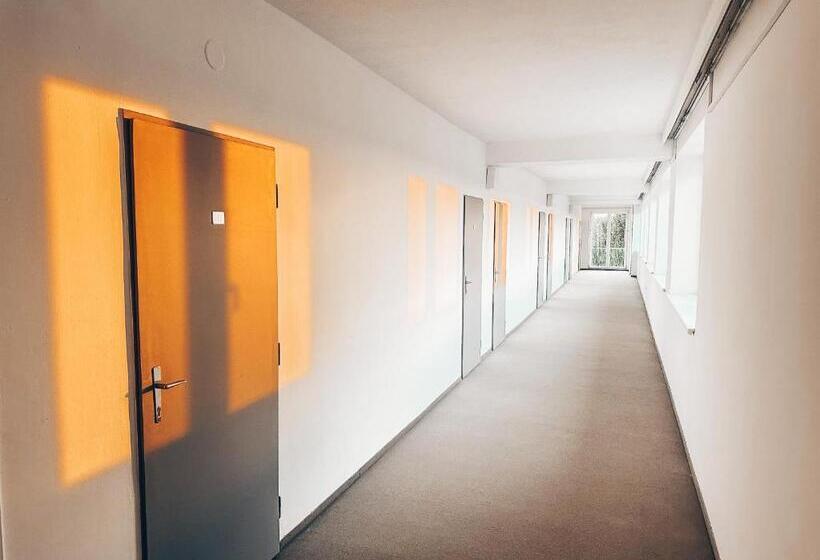 Quarto Estandar com Sacada, Medlov