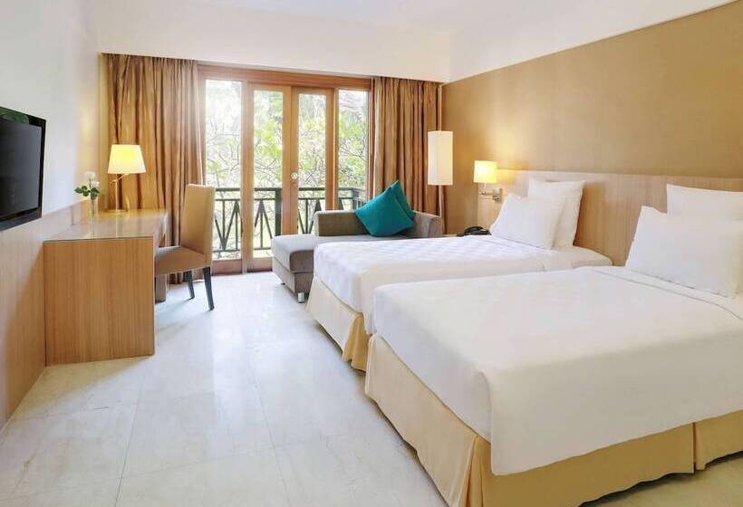 اتاق سوپریور با چشم‌انداز باغ, Grand Tropic Suites Hotel Surabaya
