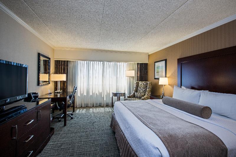 Номер Executive Кровать Кинг, Crowne Plaza Hotel St. Louis Airport, An Ihg