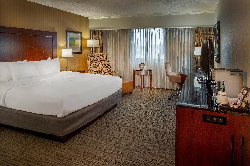 Стандартный Номер Кровать Кинг, Crowne Plaza Hotel St. Louis Airport, An Ihg