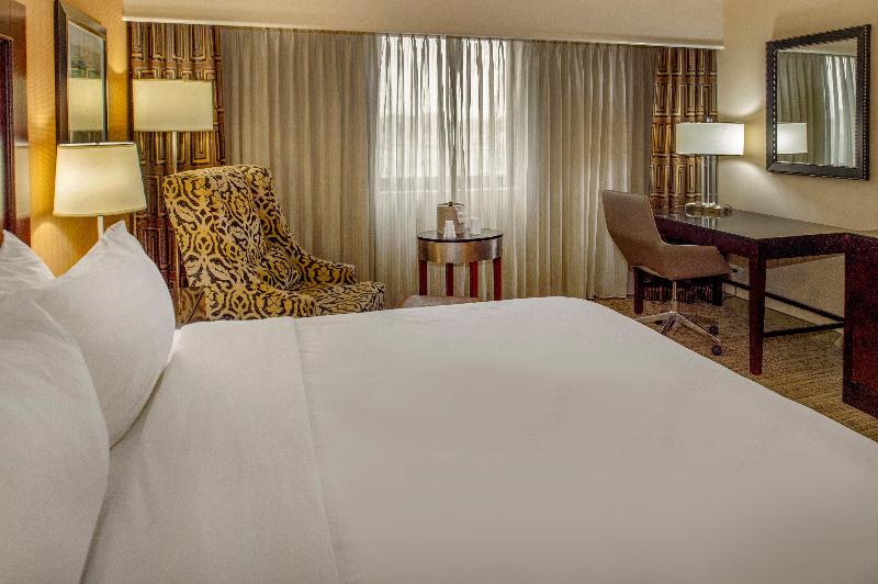 Стандартный Номер Кровать Кинг, Crowne Plaza Hotel St. Louis Airport, An Ihg