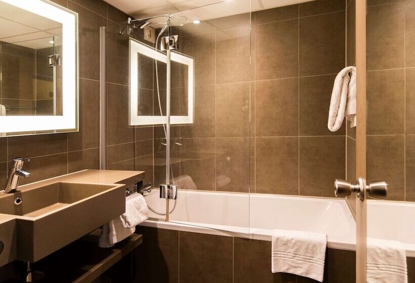 اتاق سوپریور با چشم‌انداز استخر, Novotel Antwerpen   Ekeren
