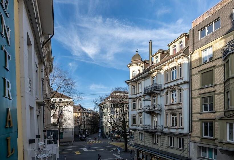 标准单人间, Central Luzern