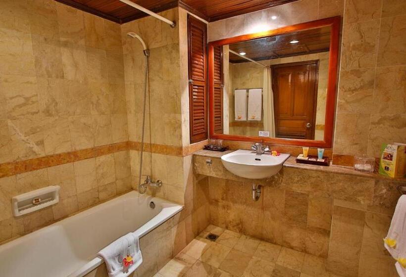 Номер Deluxe Вид на Сад, Jayakarta Hotel Lombok