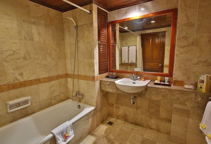 Номер Deluxe, Jayakarta Hotel Lombok