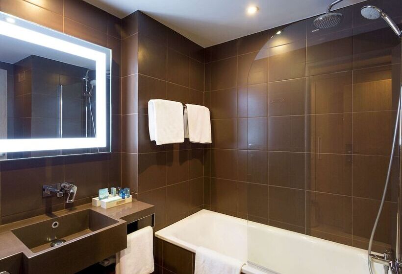 Номер Superior, Novotel Moscow Sheremetyevo Airport