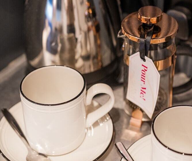 스탠다드 룸, The Berkeley Square Hotel Bristol
