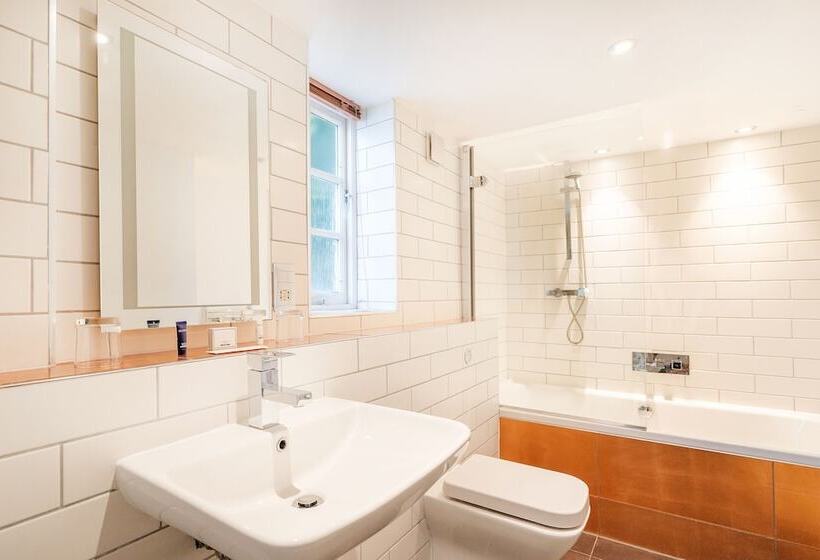 디럭스 스위트, The Berkeley Square Hotel Bristol
