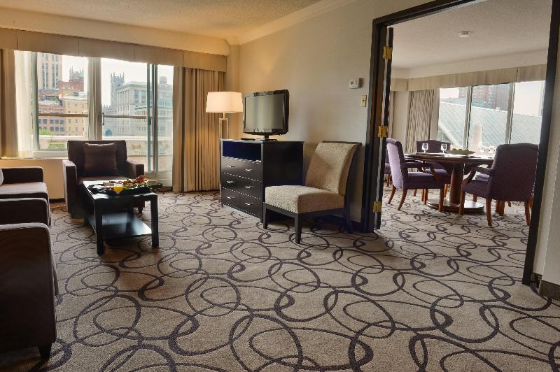 Suite King Size Bed, Holiday Inn Montreal Centre Ville Downtown, An Ihg