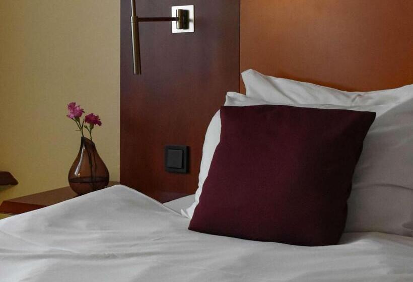 Номер Стандарт, Mercure Opole