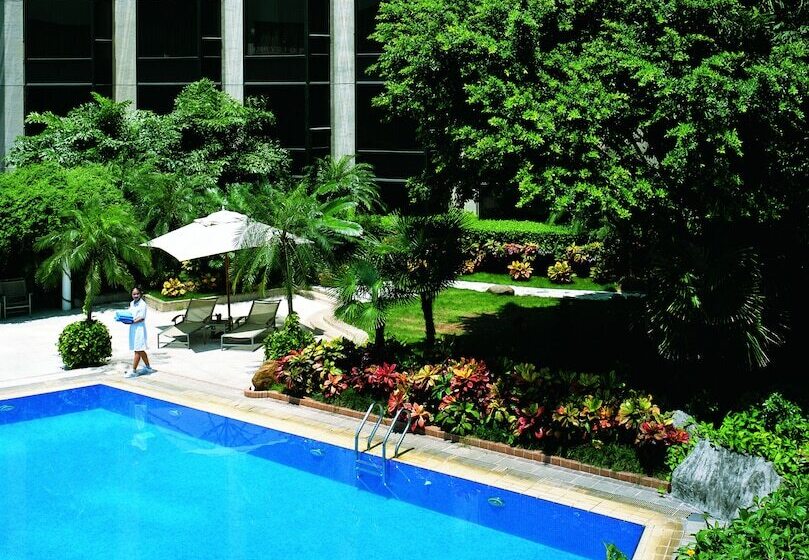 Номер Клуб, Shangri La Shenzhen   Nearby Luohu Border, Outdoor Swimming Pool