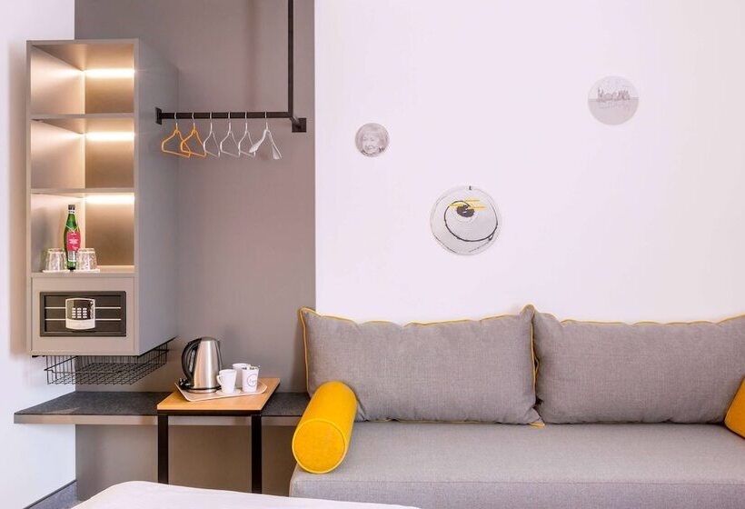 Номер Стандарт с Гостиной, Vienna House Easy By Wyndham Cracow