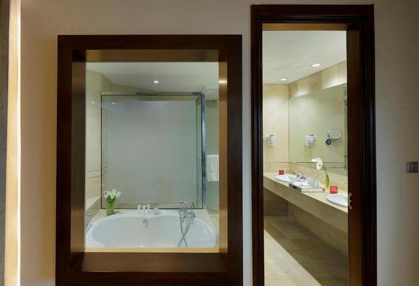 Номер Премиум, Gran Melia Jakarta