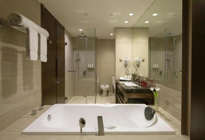 Номер Премиум, Gran Melia Jakarta