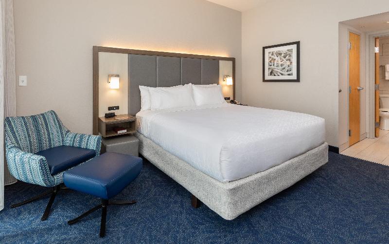 Номер Стандарт Кровать Кинг Адаптированный для Инвалидов, Holiday Inn Express Pensacola Beach, An Ihg