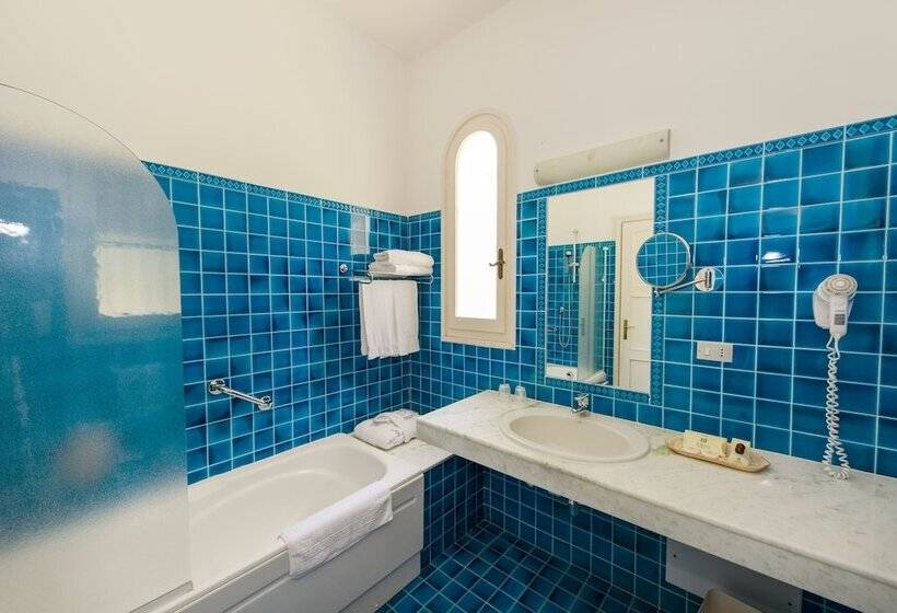Полулюкс, Is Morus Relais
