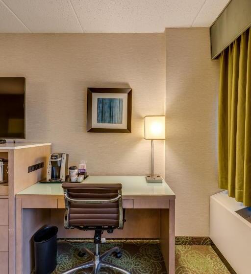 Номер Стандарт 2 Двуспальные Кровати, Crowne Plaza Lansing, An Ihg