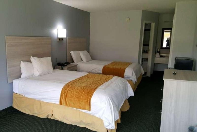 Люкс, Days Inn & Suites By Wyndham Colonial
