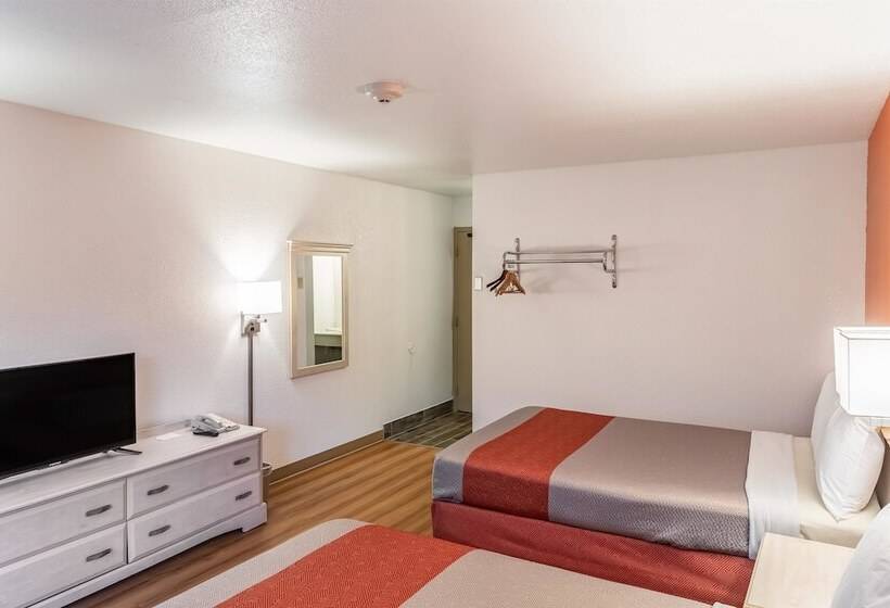 Номер Deluxe, Motel 6 Fond Du Lac, Wi