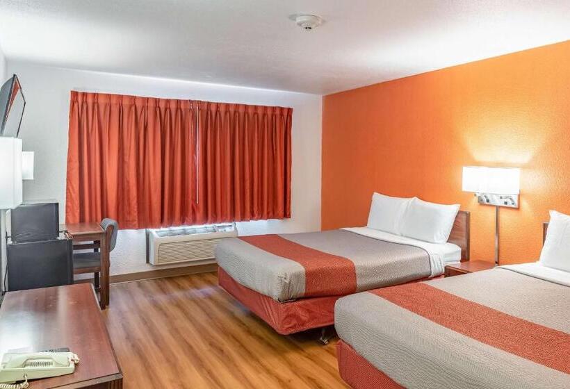 Номер Deluxe, Motel 6 Fond Du Lac, Wi