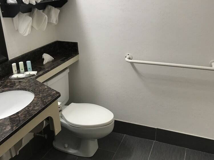 Номер Стандарт 2 Двуспальные Кровати, Quality Inn Cromwell  Middletown