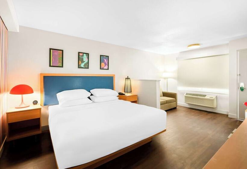 Полулюкс, Signature Inn Indio I 10