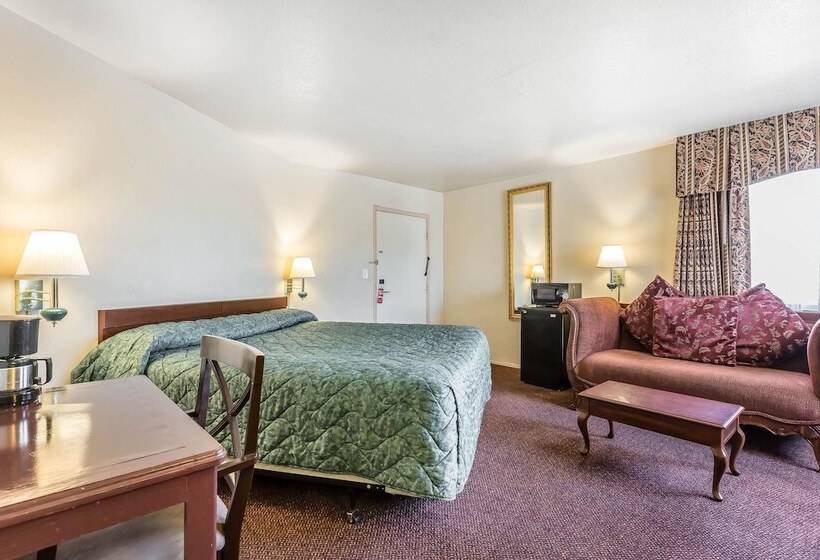 Номер Стандарт 2 Двуспальные Кровати, Rodeway Inn Magic Mountain Area