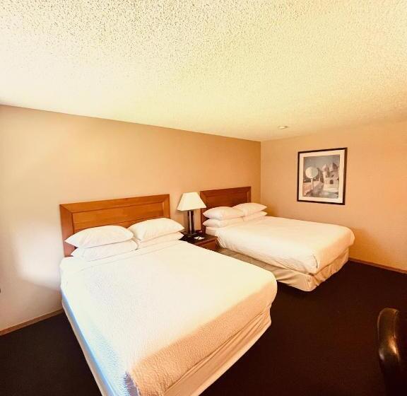 Номер Стандарт, Royal Hotel Lloydminster