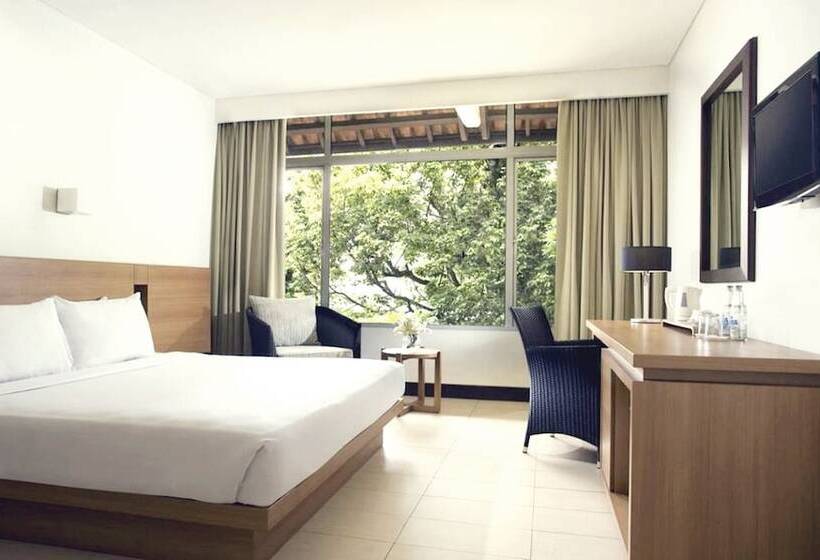 Номер Deluxe Кровать Кинг, Santika Bandung