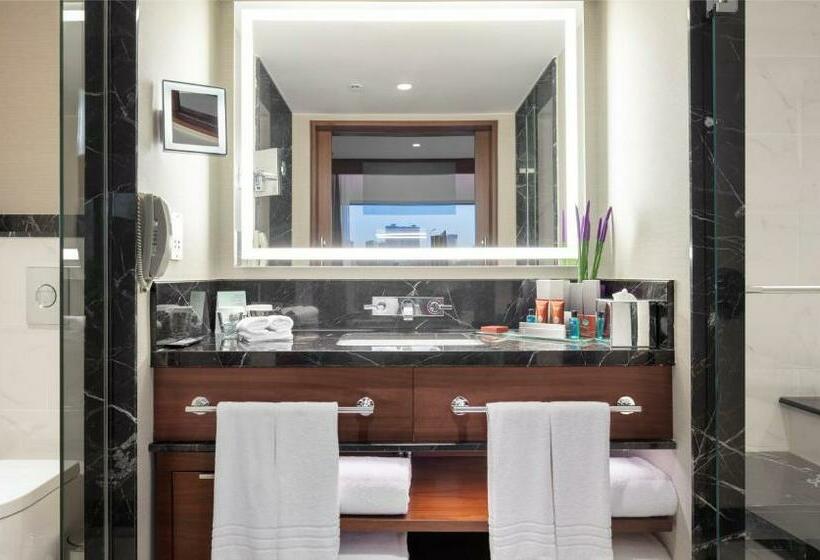 Deluxe Suite, Conrad Istanbul Bosphorus