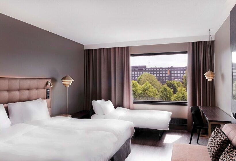 Номер Superior Вид на Реку, Radisson Blu Marina Palace Hotel, Turku