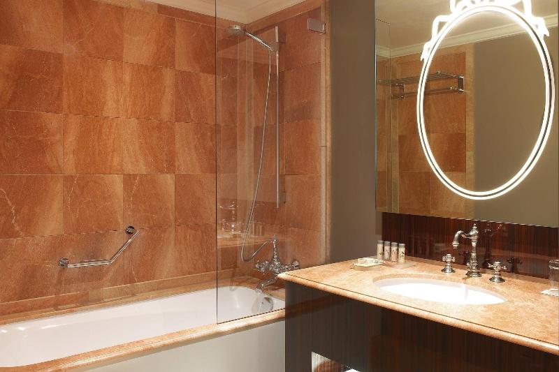 Номер Deluxe, Renaissance Paris Nobel Tour Eiffel